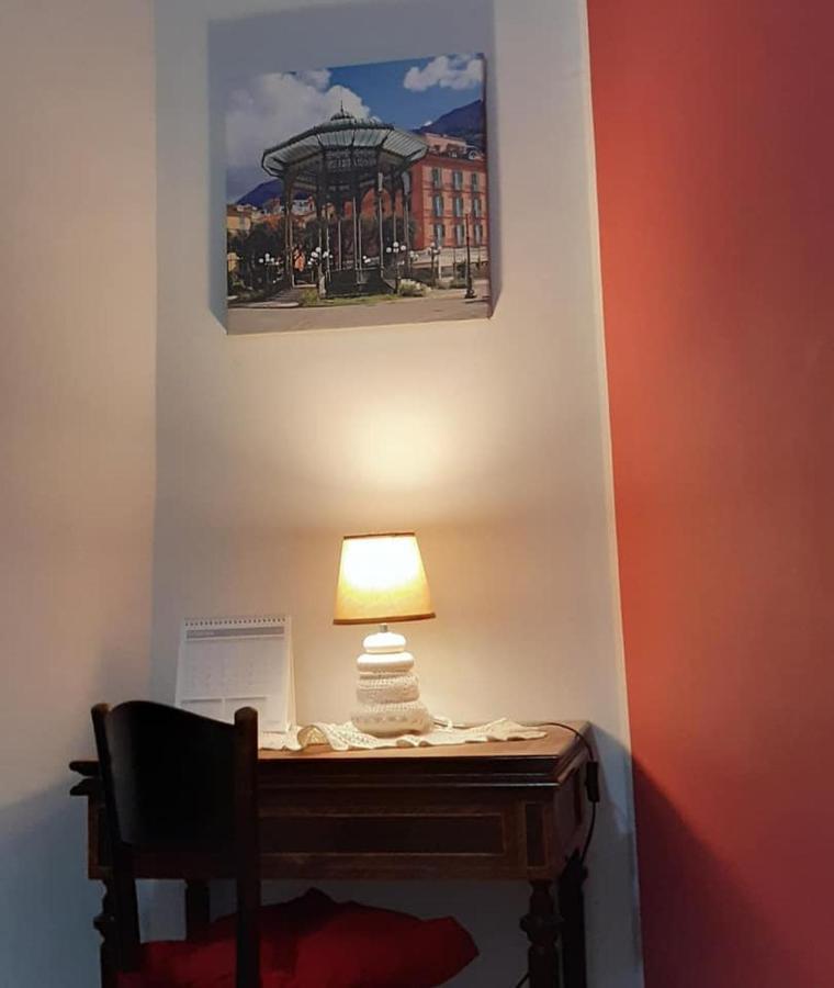 Casa Andrea Tra Napoli E Sorrento Apartment Кастеламаре ди Стабия Екстериор снимка