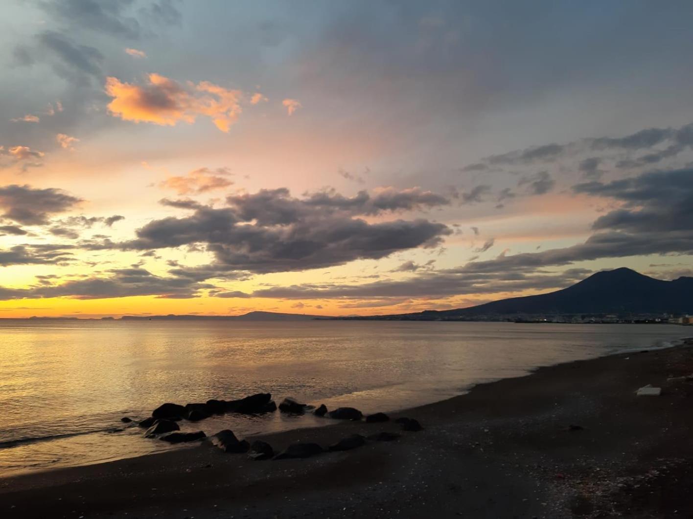 Casa Andrea Tra Napoli E Sorrento Apartment Кастеламаре ди Стабия Стая снимка